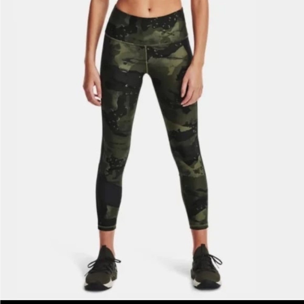Under Armour Project Rock Veteran’s Day Ankle Crop Leggings‎ Size Medium